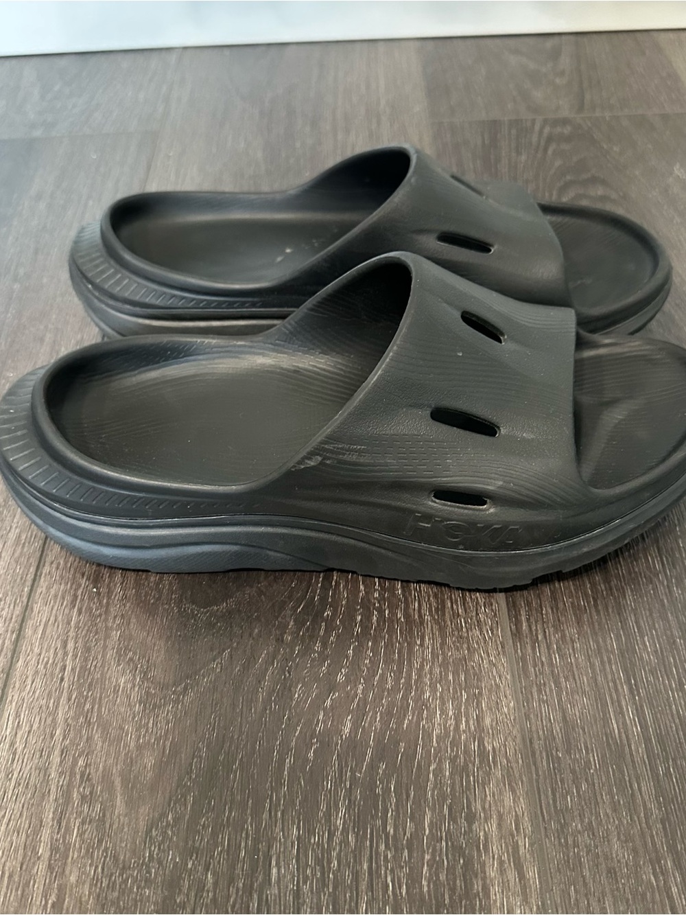 Hoka Black unisex Cushioned Slide Sandals,Ora Recovery,size 9women or 7men